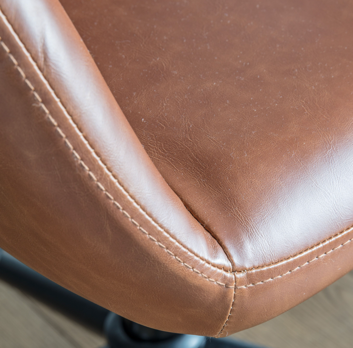 Martina Swivel Chair