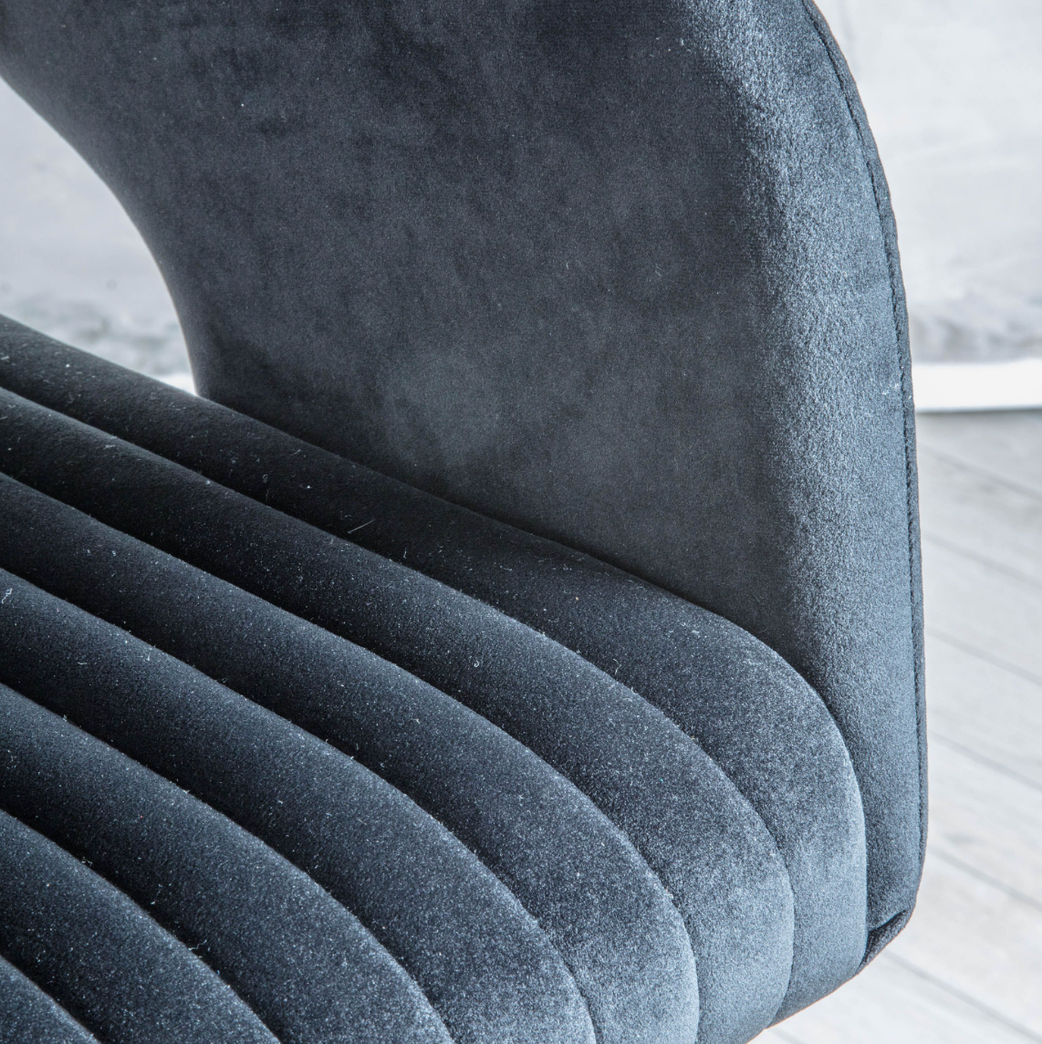 Fiorella Swivel Chair