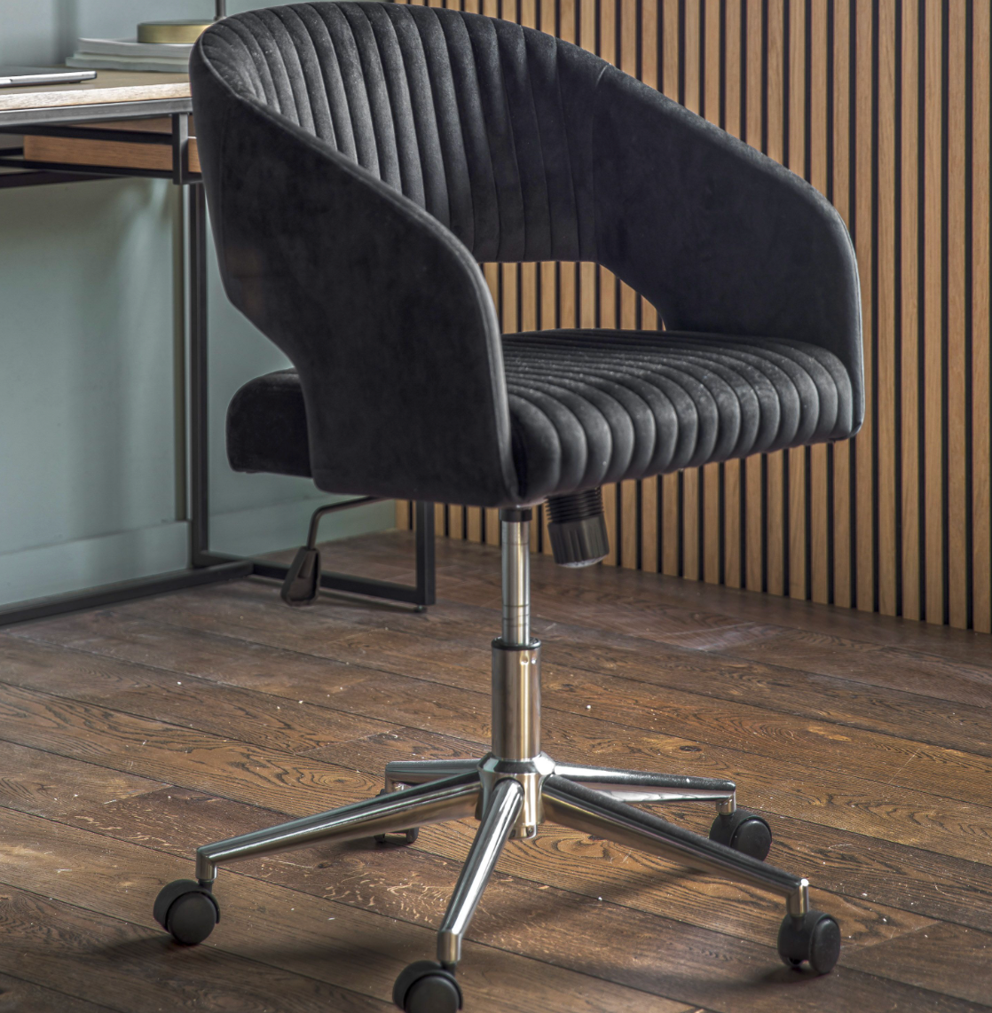 Fiorella Swivel Chair