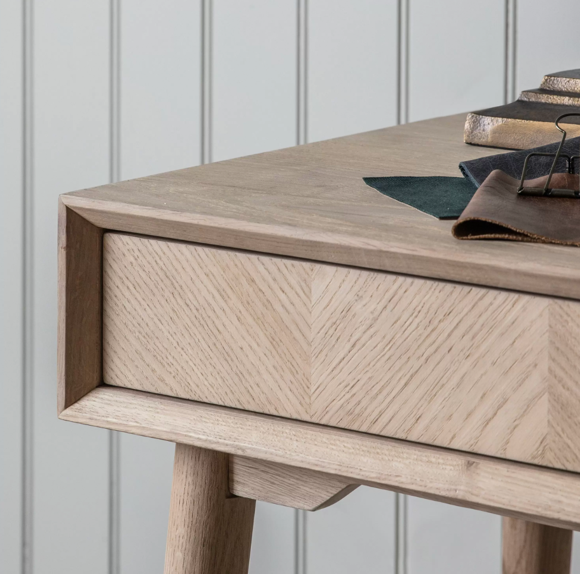 Vittoria  Drawer Desk