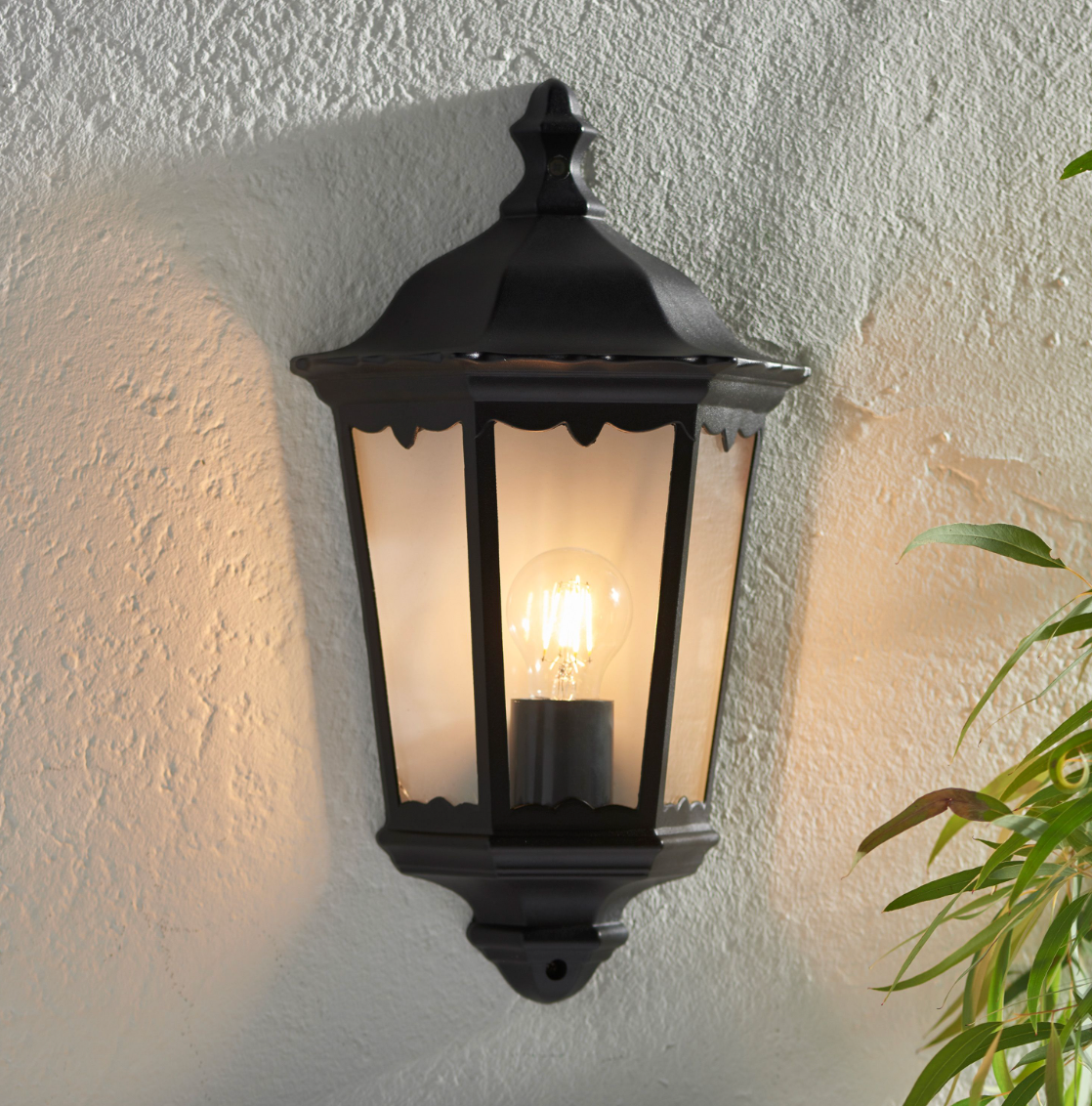 Minerva Wall Light