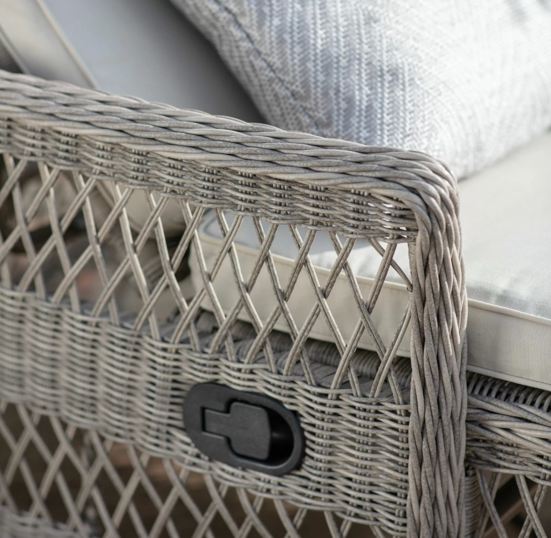 Zaccara Lounger