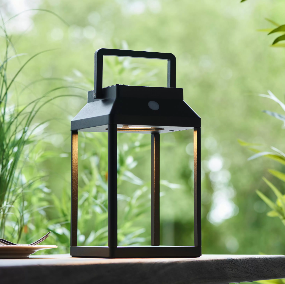 Magda Outdoor Lamp