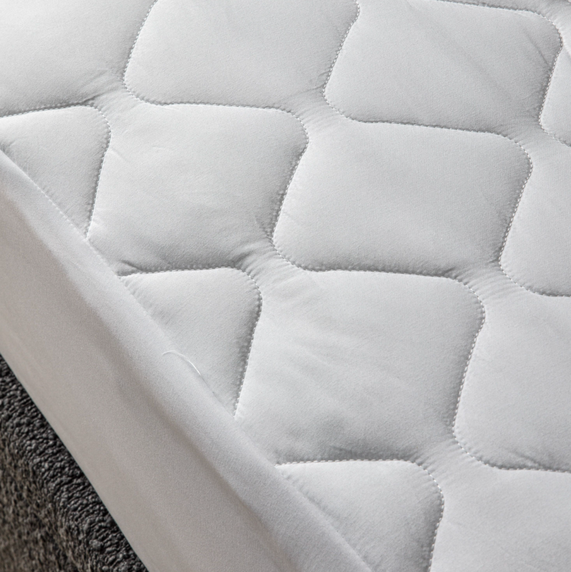 Alviera Mattress Protector